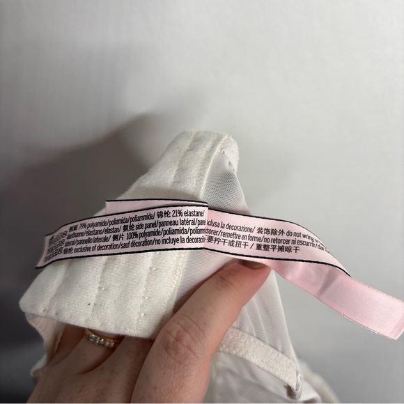 Victoria's Secret Dream Angels 3D Floral Applique Mesh Bralette White Bridal XL - Picture 7 of 10